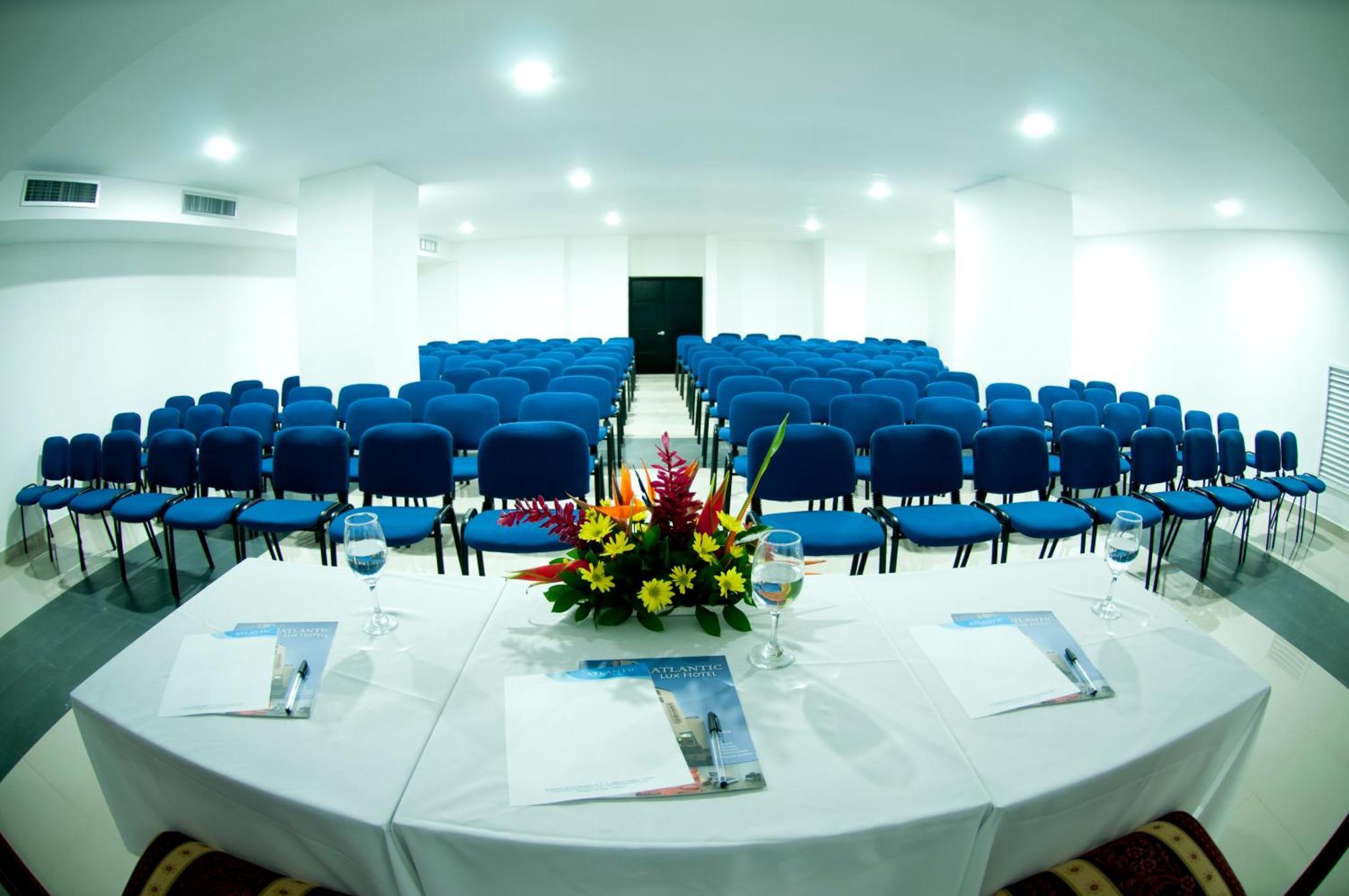 Hotel Atlantic Lux Cartagena Бізнес фото